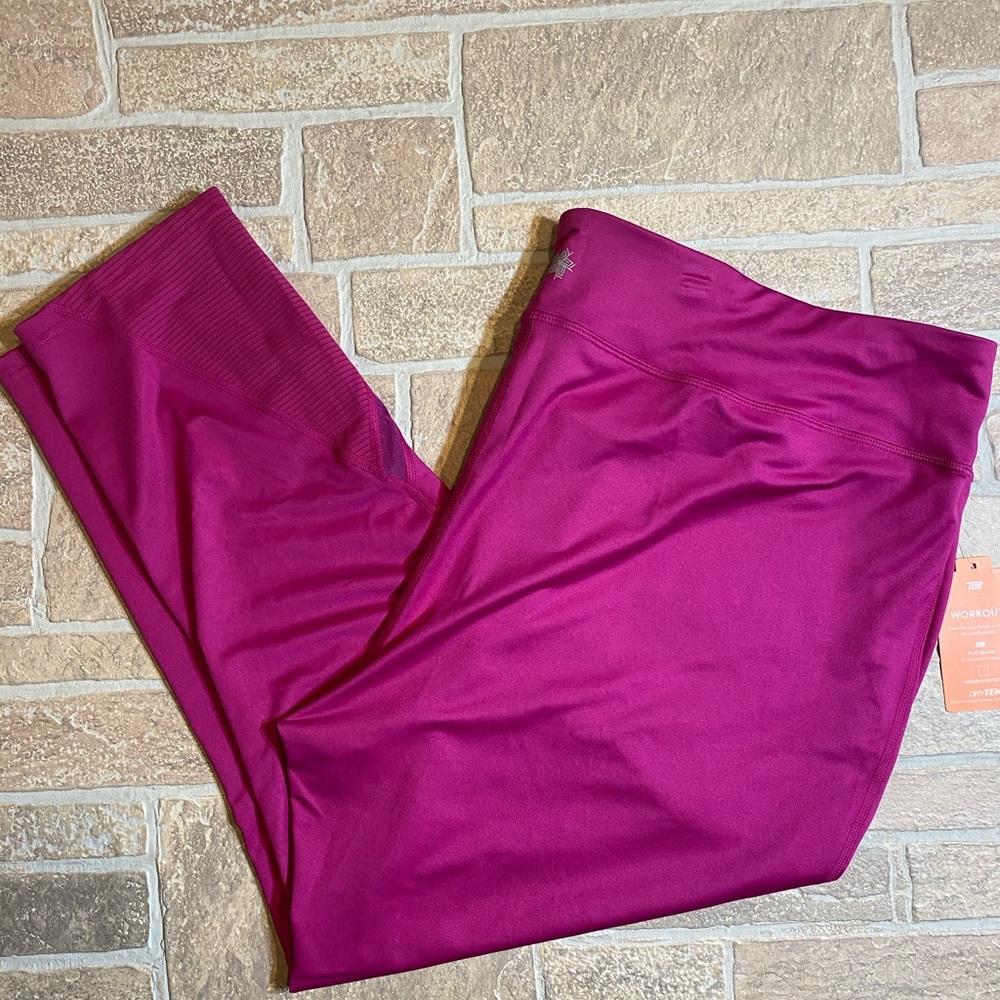 Tek Gear Mid Rise Pink Capri Legging NWT